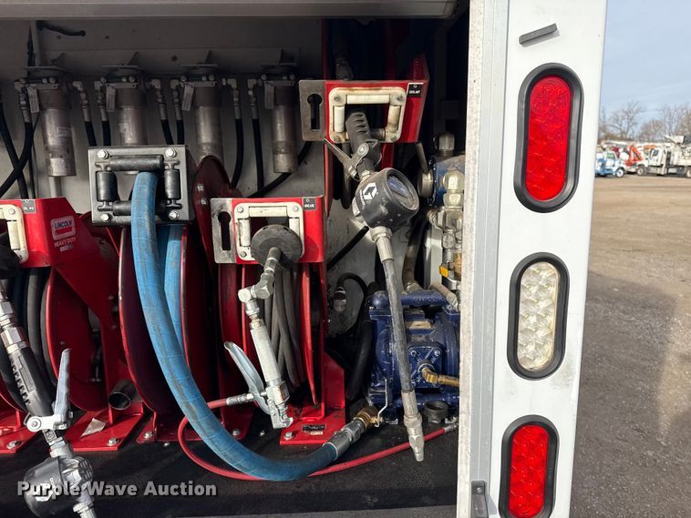 image for item EG1902 2018 Ford F550 Super Duty XL utility / service truck