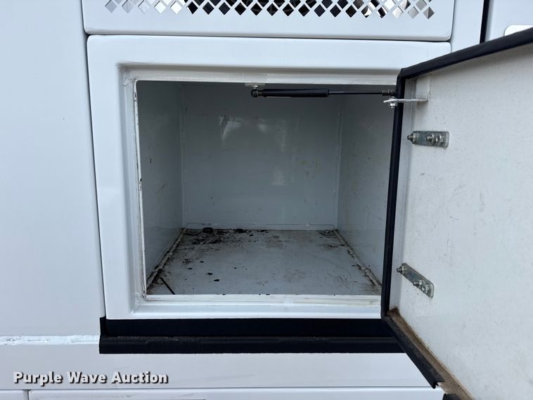 image for item EG1902 2018 Ford F550 Super Duty XL utility / service truck