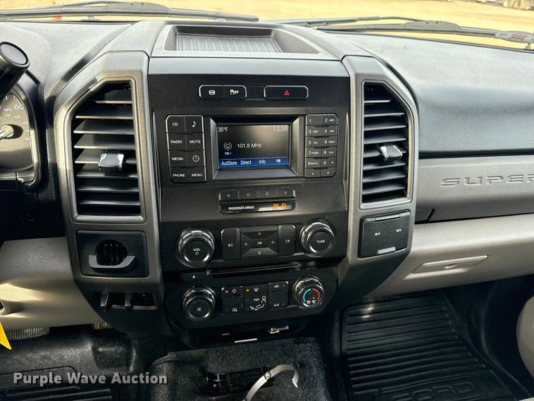 image for item EG1902 2018 Ford F550 Super Duty XL utility / service truck