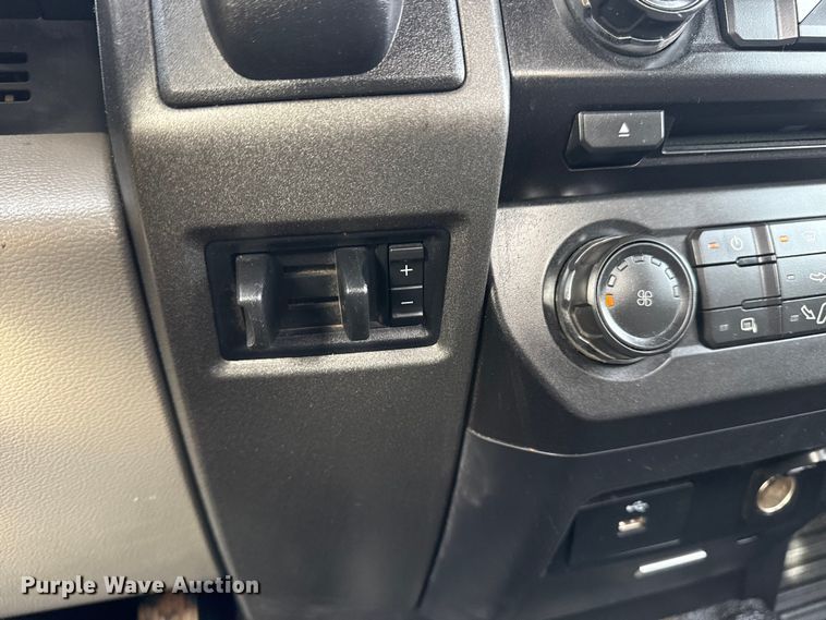 image for item EG1902 2018 Ford F550 Super Duty XL utility / service truck