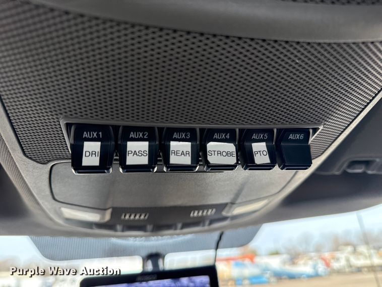 image for item EG1902 2018 Ford F550 Super Duty XL utility / service truck