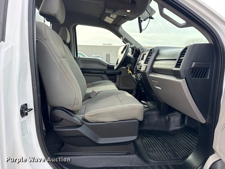 image for item EG1902 2018 Ford F550 Super Duty XL utility / service truck