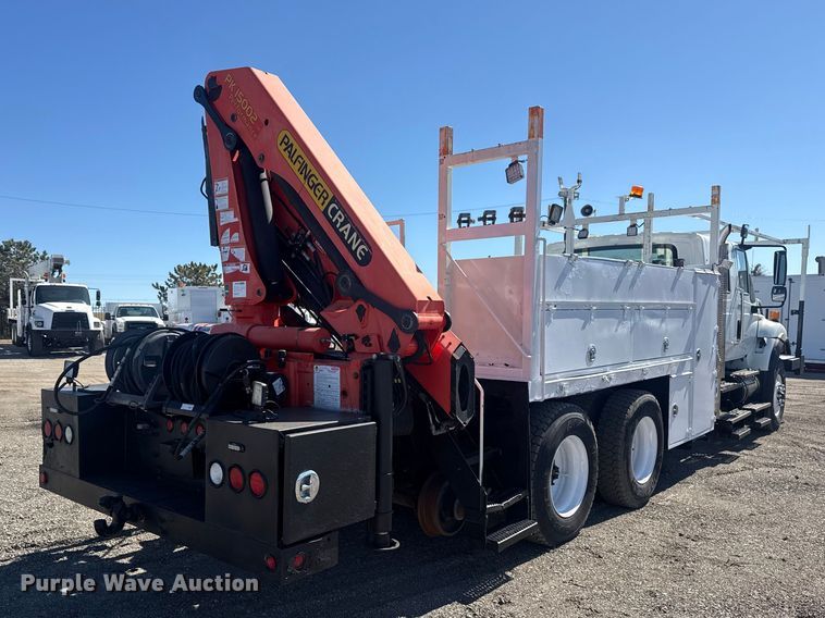 image for item EG2144 2010 International 7500 crane truck