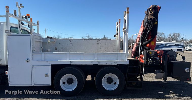 image for item EG2144 2010 International 7500 crane truck