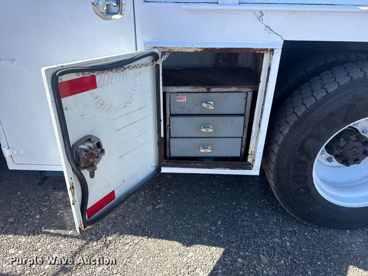 image for item EG2144 2010 International 7500 crane truck