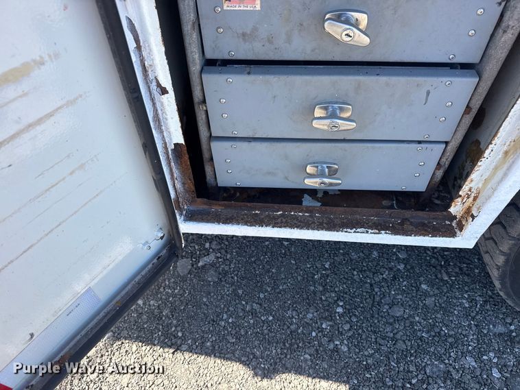 image for item EG2144 2010 International 7500 crane truck