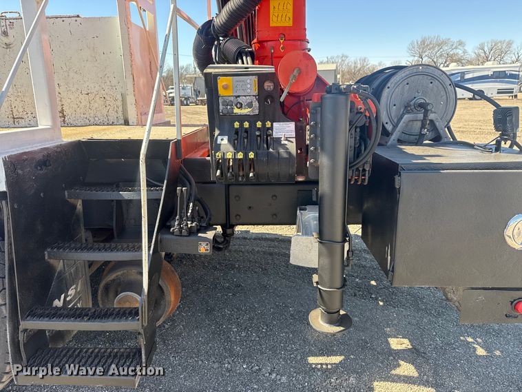 image for item EG2144 2010 International 7500 crane truck