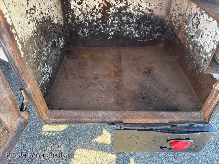 image for item EG2144 2010 International 7500 crane truck