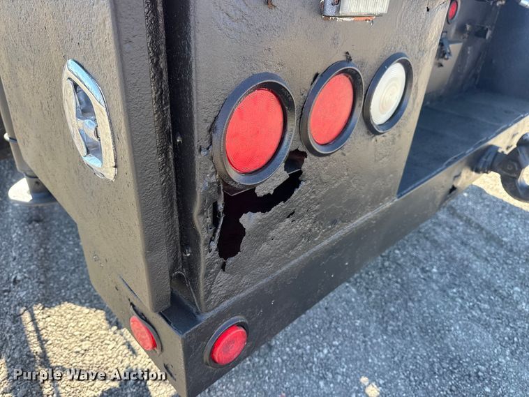 image for item EG2144 2010 International 7500 crane truck