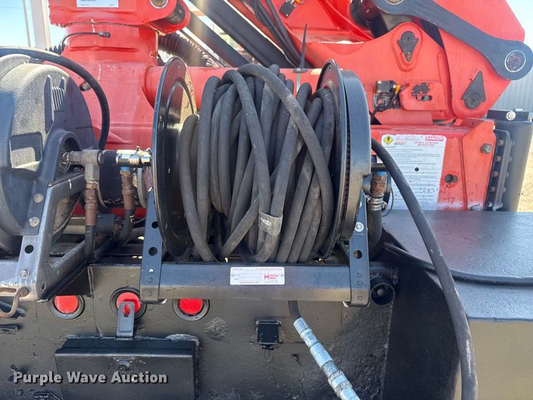 image for item EG2144 2010 International 7500 crane truck