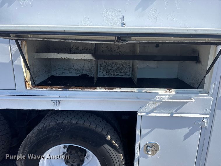 image for item EG2144 2010 International 7500 crane truck