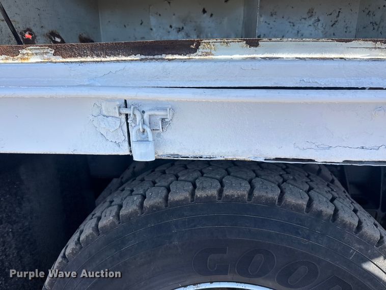 image for item EG2144 2010 International 7500 crane truck