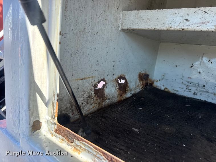 image for item EG2144 2010 International 7500 crane truck