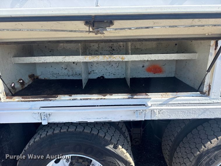 image for item EG2144 2010 International 7500 crane truck