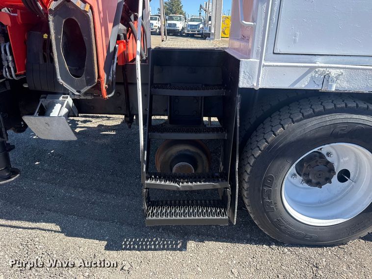 image for item EG2144 2010 International 7500 crane truck