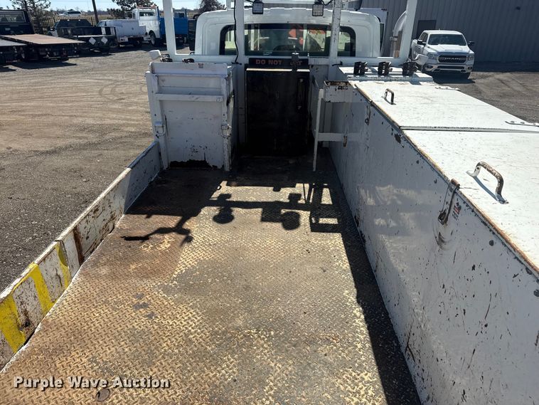 image for item EG2144 2010 International 7500 crane truck