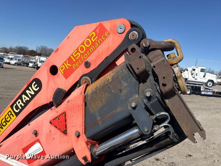 image for item EG2144 2010 International 7500 crane truck