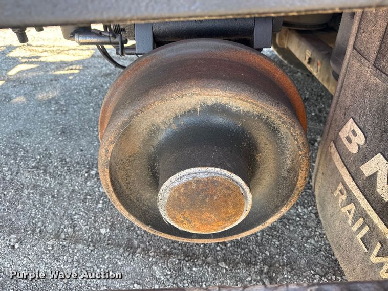 image for item EG2144 2010 International 7500 crane truck