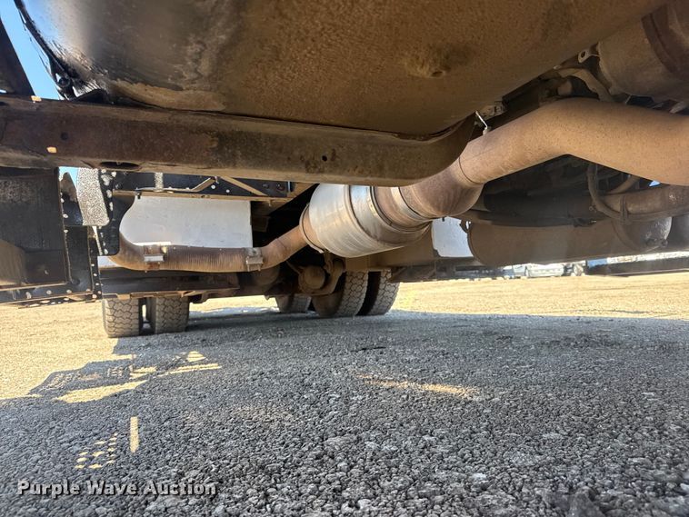 image for item EG2144 2010 International 7500 crane truck