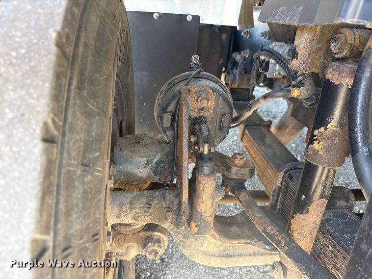 image for item EG2144 2010 International 7500 crane truck