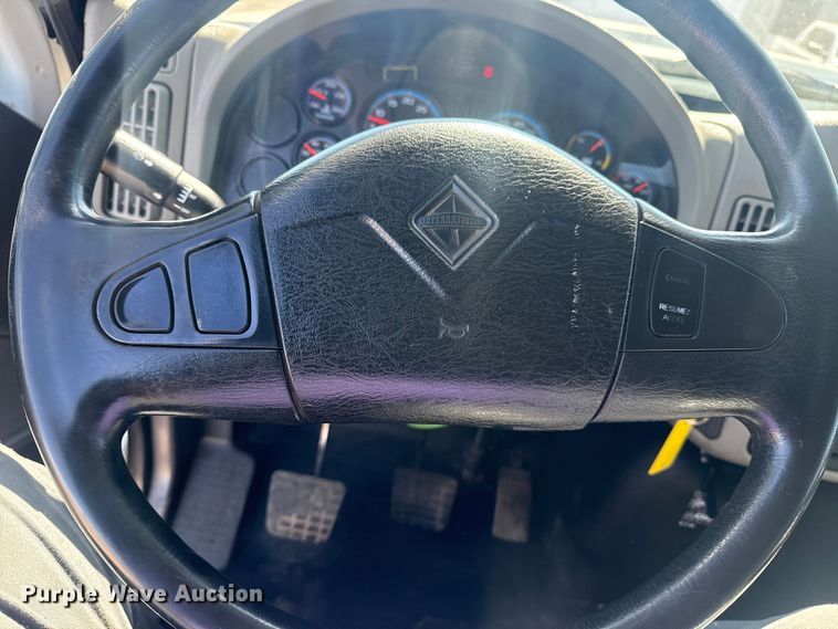 image for item EG2144 2010 International 7500 crane truck