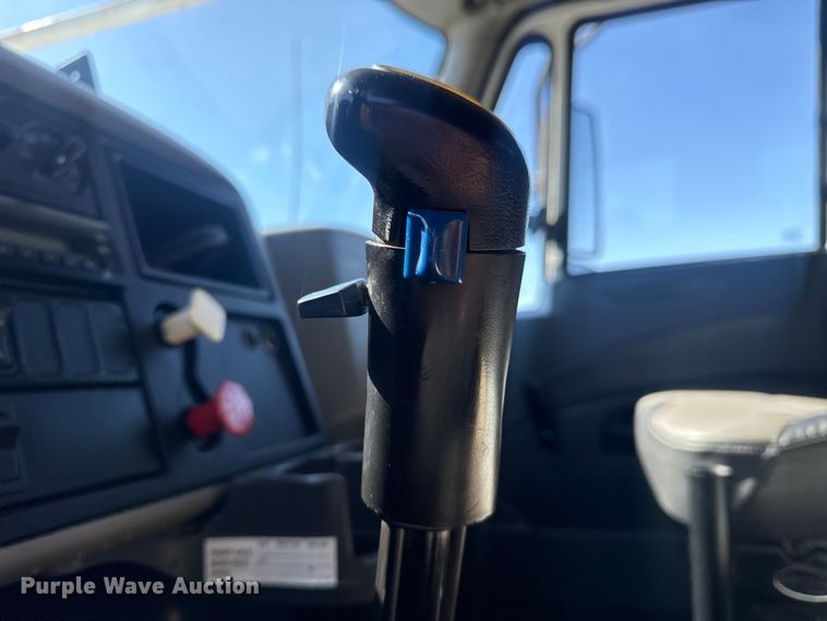 image for item EG2144 2010 International 7500 crane truck