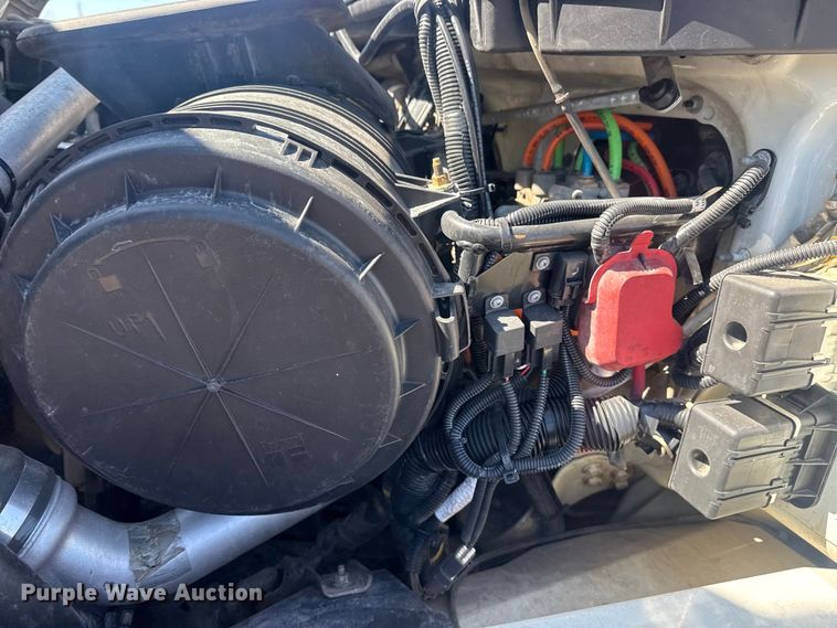 image for item EG2144 2010 International 7500 crane truck