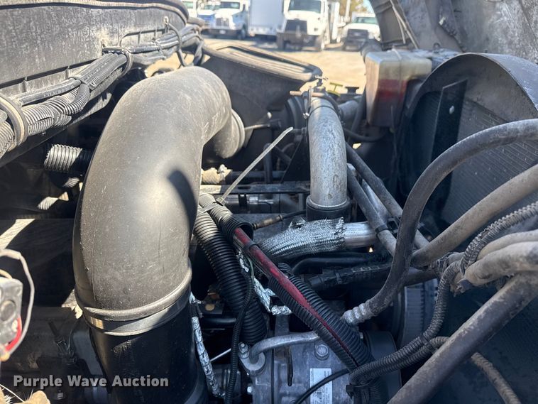 image for item EG2144 2010 International 7500 crane truck