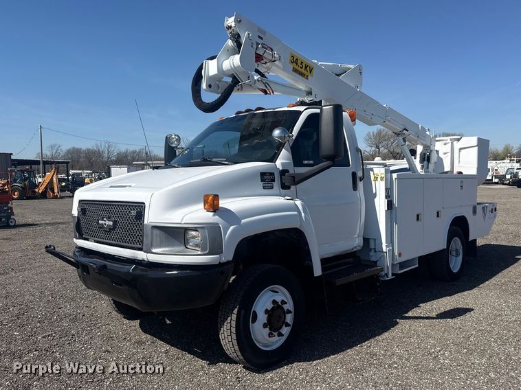 image for item EG8903 2008 Chevrolet C5500 bucket truck