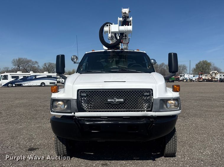 image for item EG8903 2008 Chevrolet C5500 bucket truck