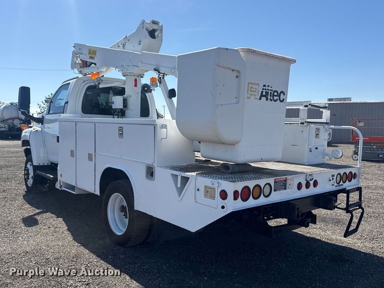 image for item EG8903 2008 Chevrolet C5500 bucket truck