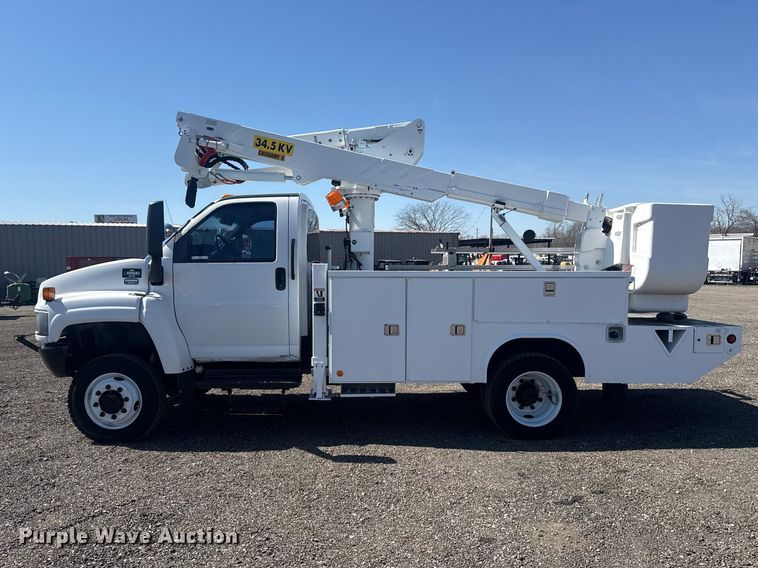 image for item EG8903 2008 Chevrolet C5500 bucket truck