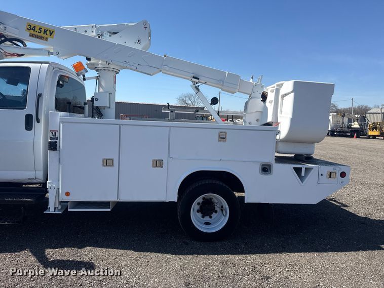 image for item EG8903 2008 Chevrolet C5500 bucket truck