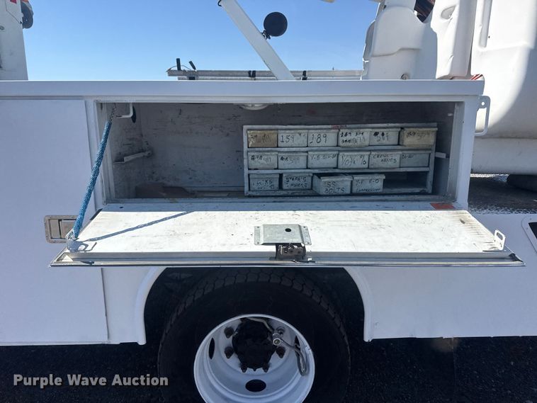 image for item EG8903 2008 Chevrolet C5500 bucket truck