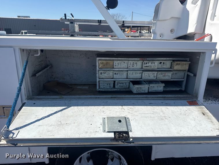 image for item EG8903 2008 Chevrolet C5500 bucket truck