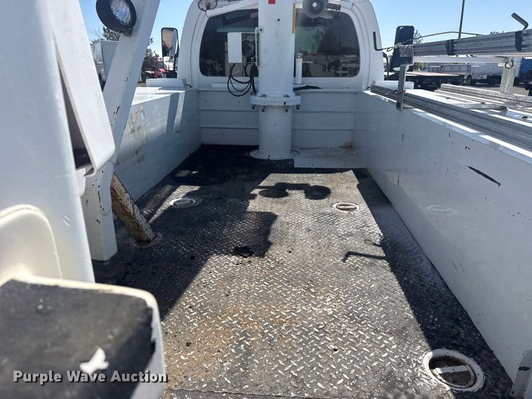 image for item EG8903 2008 Chevrolet C5500 bucket truck