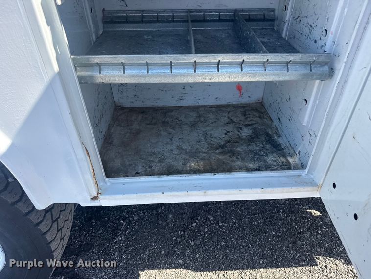 image for item EG8903 2008 Chevrolet C5500 bucket truck