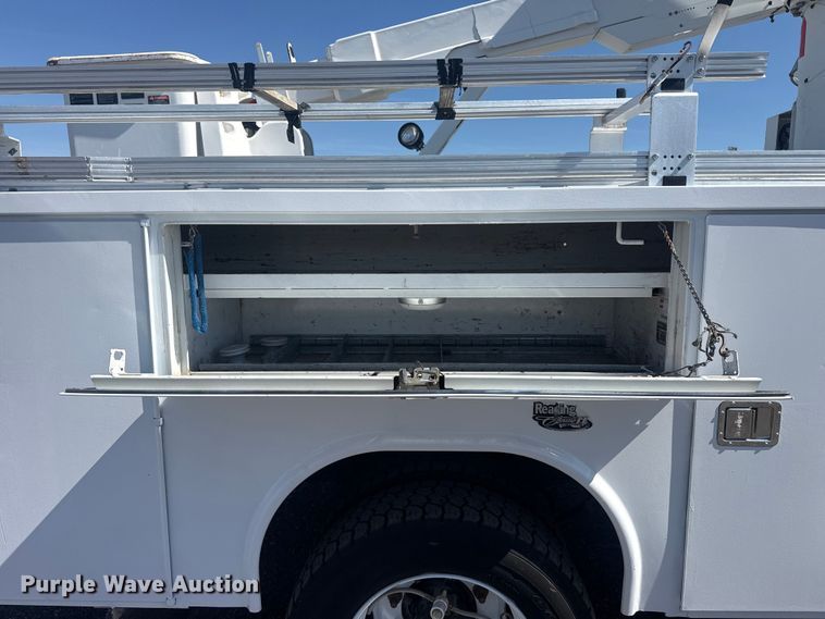 image for item EG8903 2008 Chevrolet C5500 bucket truck