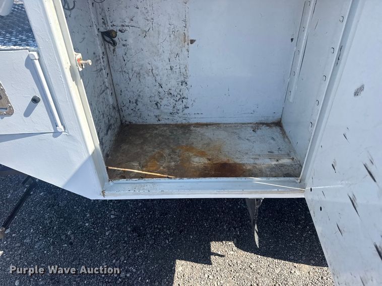 image for item EG8903 2008 Chevrolet C5500 bucket truck