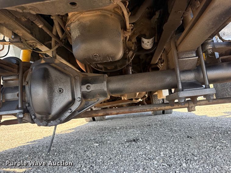 image for item EG8903 2008 Chevrolet C5500 bucket truck