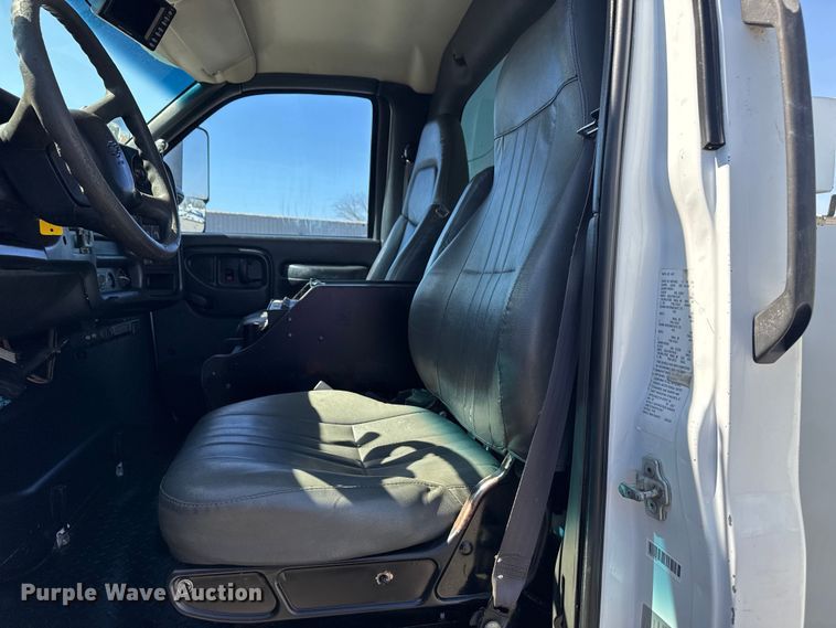 image for item EG8903 2008 Chevrolet C5500 bucket truck