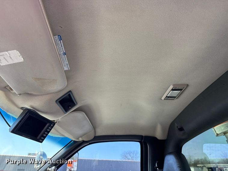 image for item EG8903 2008 Chevrolet C5500 bucket truck