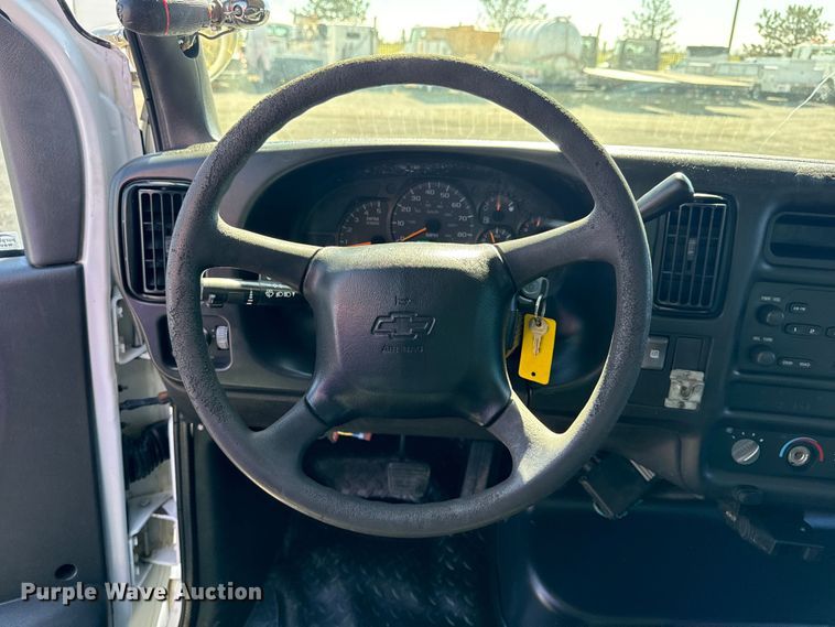 image for item EG8903 2008 Chevrolet C5500 bucket truck