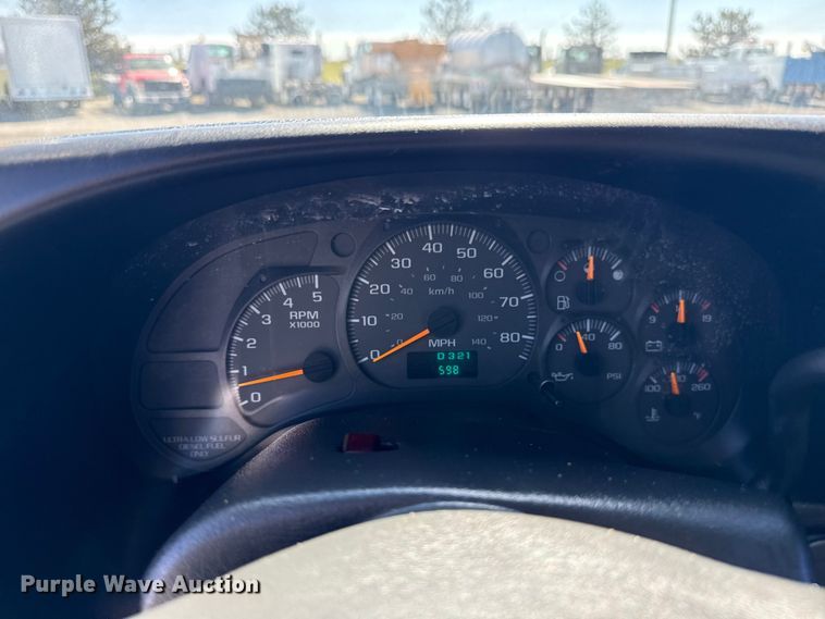 image for item EG8903 2008 Chevrolet C5500 bucket truck