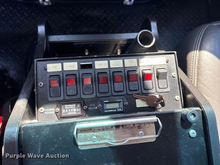 image for item EG8903 2008 Chevrolet C5500 bucket truck