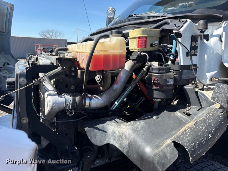 image for item EG8903 2008 Chevrolet C5500 bucket truck