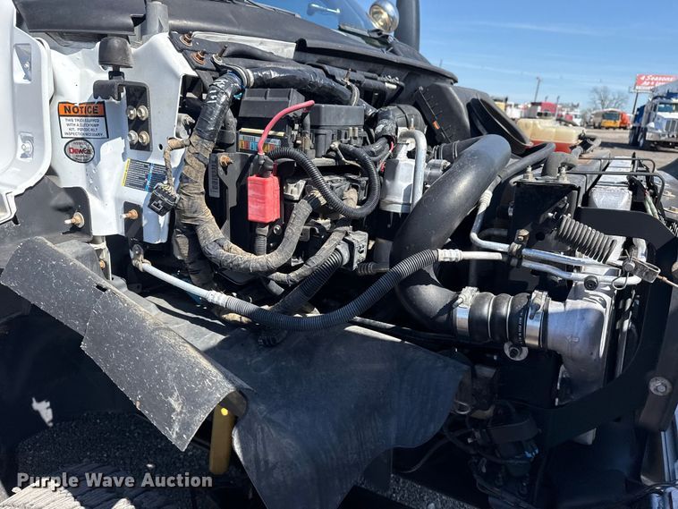 image for item EG8903 2008 Chevrolet C5500 bucket truck