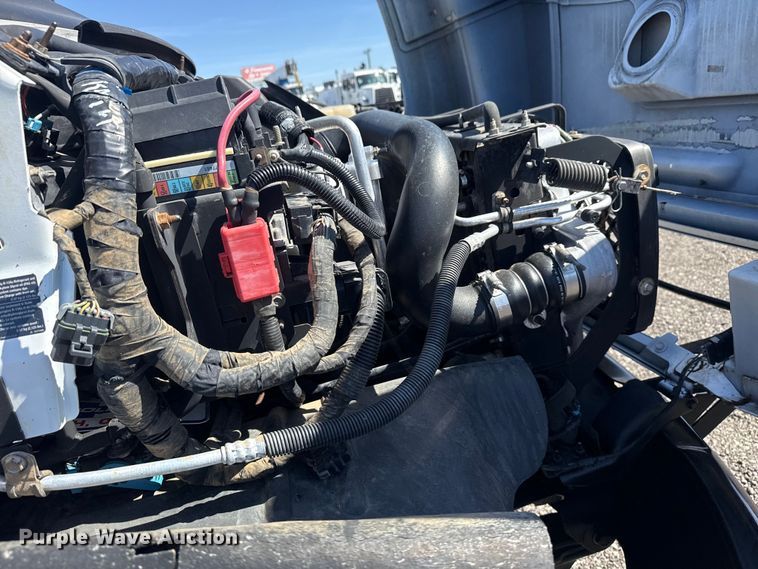 image for item EG8903 2008 Chevrolet C5500 bucket truck