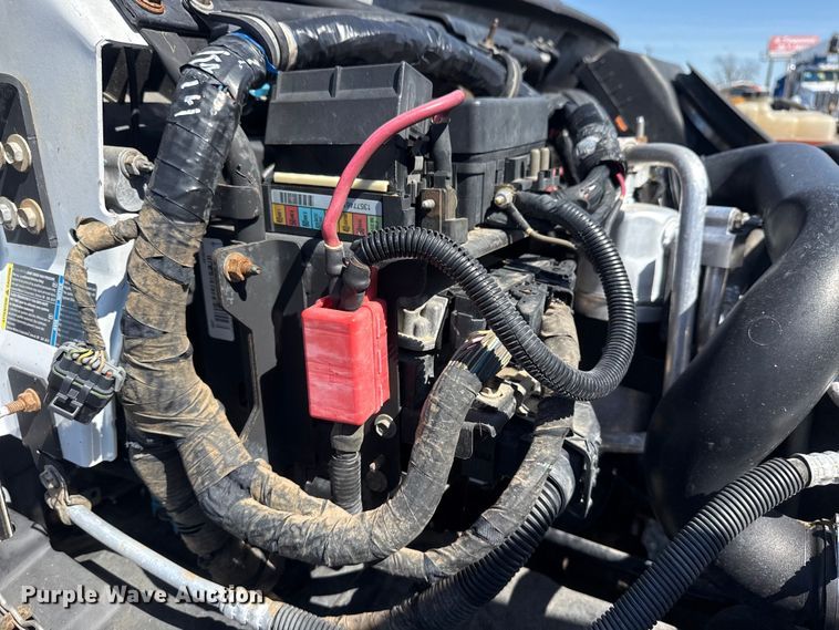 image for item EG8903 2008 Chevrolet C5500 bucket truck