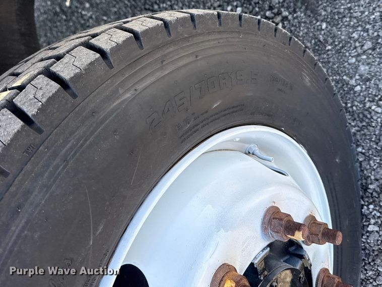 image for item EG8903 2008 Chevrolet C5500 bucket truck